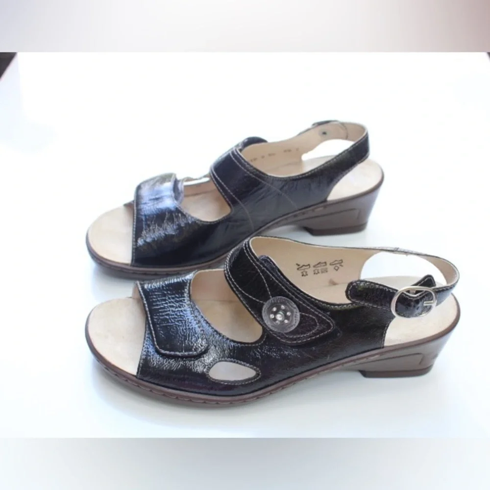WaldLaufers sandals made